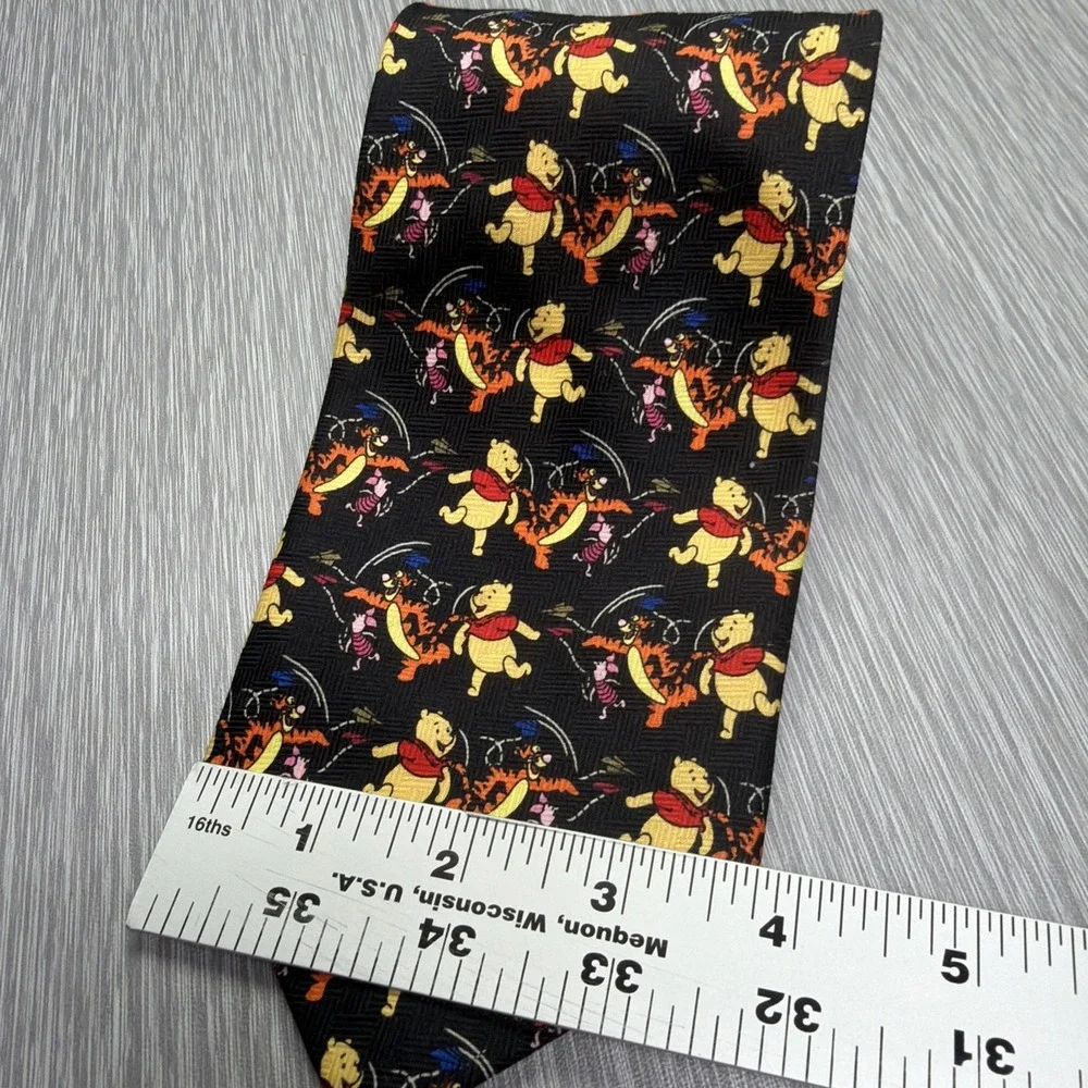 Vintage 90s Disney Winnie the Pooh Tigger Piglet Novelty Character‎ Tie